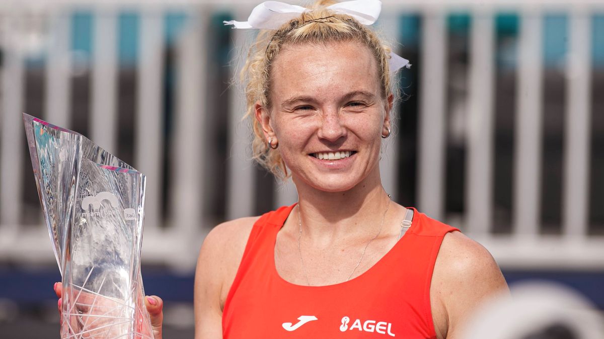 Žhavá podívaná od Kateřiny Siniakové: Blonďatá tenisová kráska provokovala v bikinách